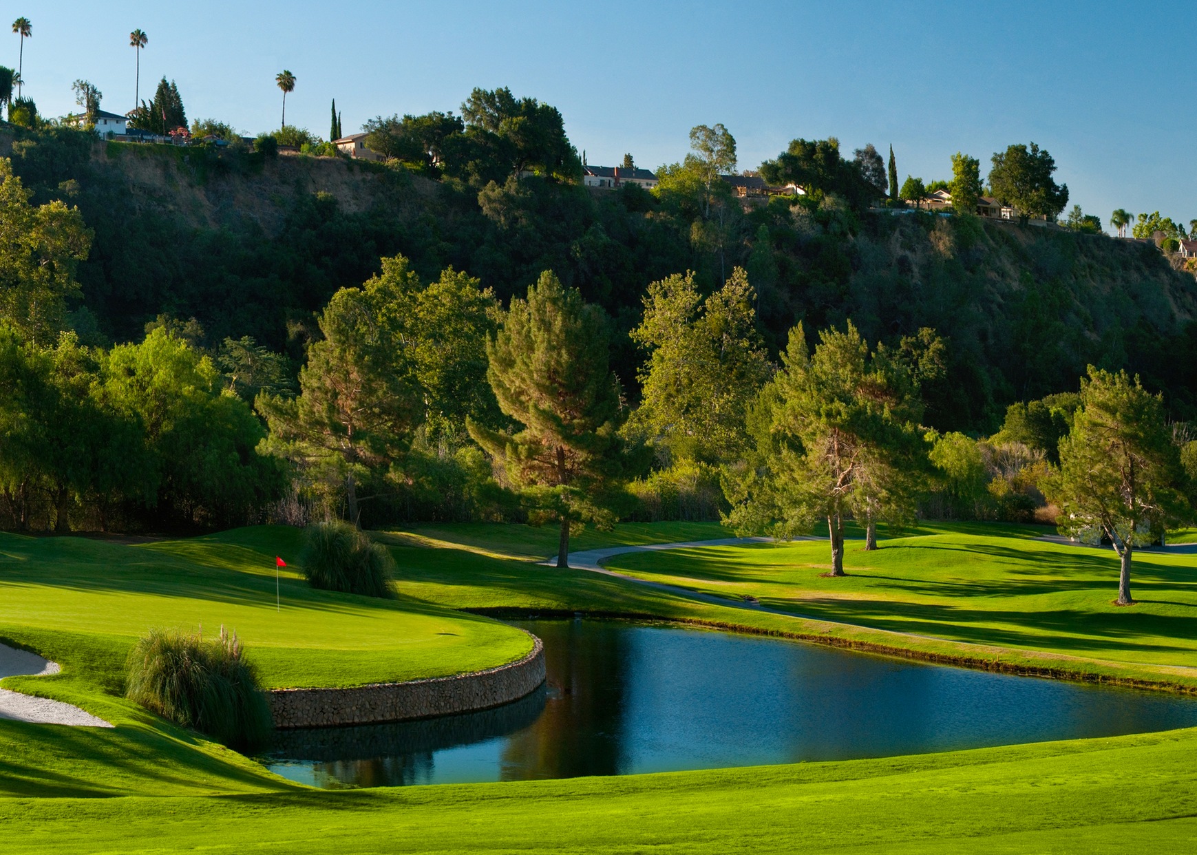 San Dimas Canyon Golf Course's signature 16th hole. Image: Southern California Golf Association