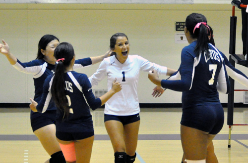 The Citrus College Volleyball team stayed at #17 in this week's CCCWVCA Poll. Photo By: Cliff Wurst