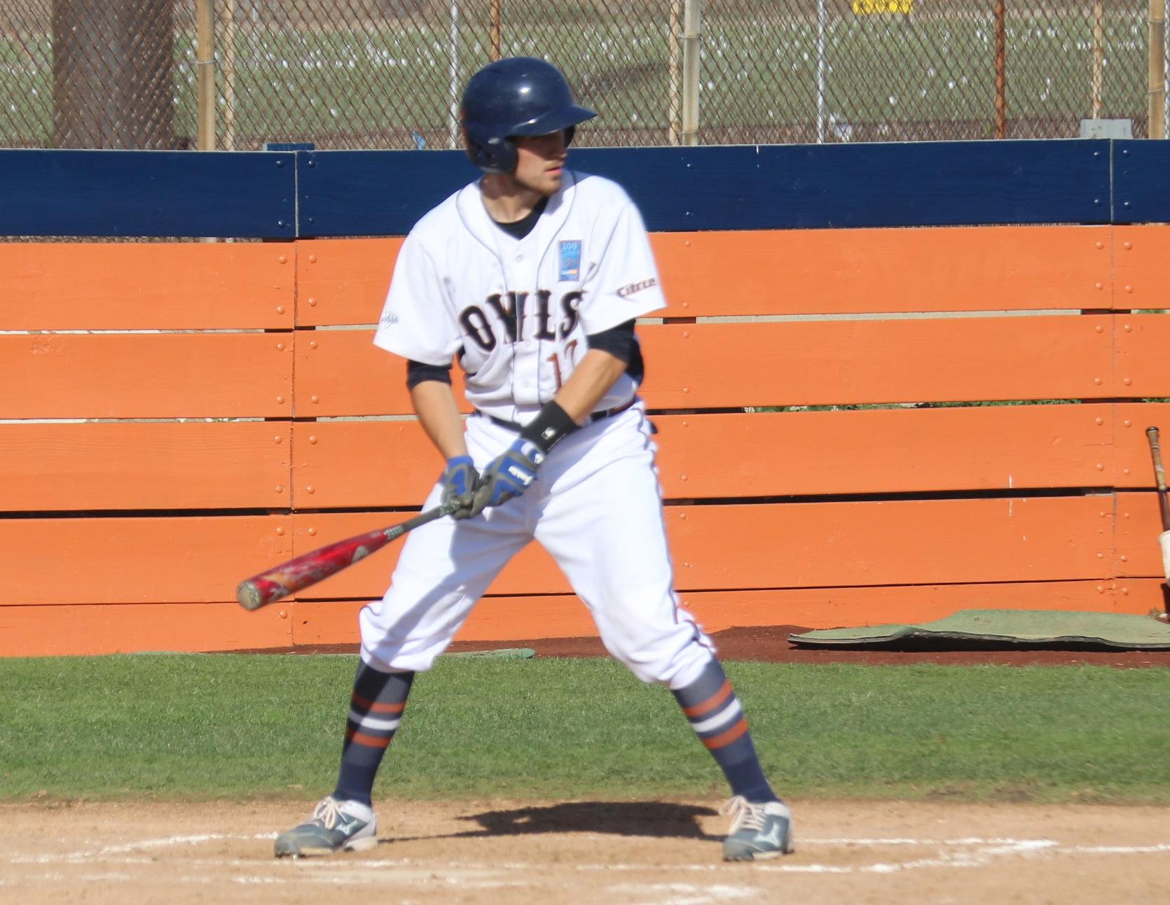 Sophomore Joseph Morreale made his first appearance in the field for the Owls in 2016 and went 2 for 3 with a pair of RBIs.