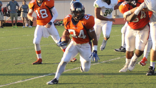 Freshman Lawon Carney was the first Owl running back to exceed the century mark in two years, in Citrus' 29-22 loss to Golden West College. Photo By: Marisa Dyson