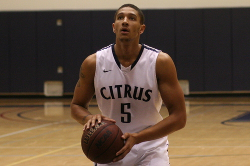 Sophomore Steven Thornton Jr. was one of three Owls with 13 points in Citrus win over Santa Monica on Thursday. Photo By: Jerrika Ramirez