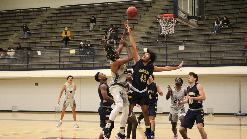 Leonard Turner led five Owls in double figures with 20 points (9-for-15). Photo by Rebekkah Rudder