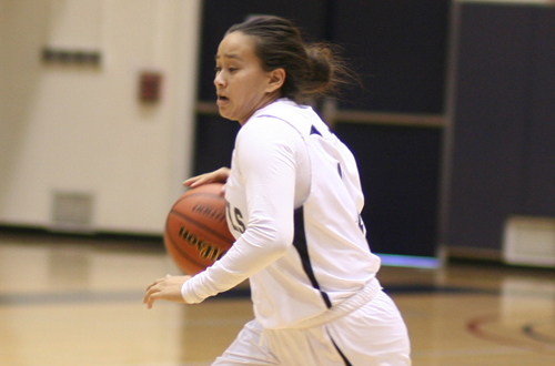Freshman Jessica Samson had a season high 15 points off the bench for the Owls in their win at Santa Monica. Photo By: Ariana Cordero.