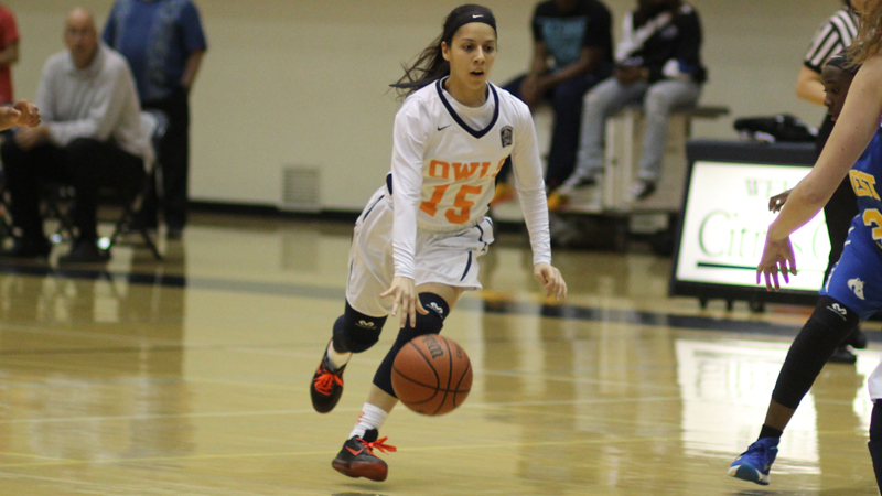 Sophomore point guard Elsie Mejia provided a steady hand for the Owls, handing out seven assists in Citrus' big win over Antelope Valley. Photo By: Halayna De Avila