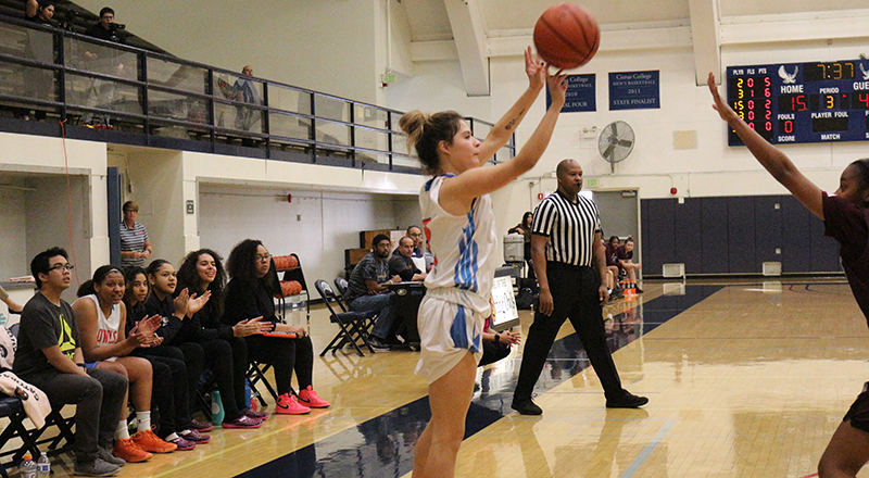 Sophomore Jailene Rosas had 13 points in the Owls' loss to Glendale. Photo By: Brianna Jara