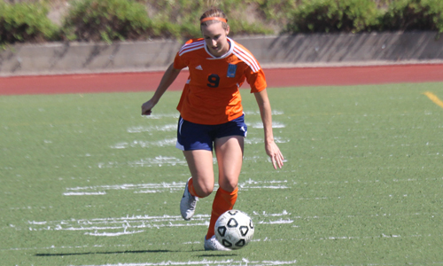 Sophomore Alyssa Dunn scored her first of the year on Friday, via a header against Glendale.