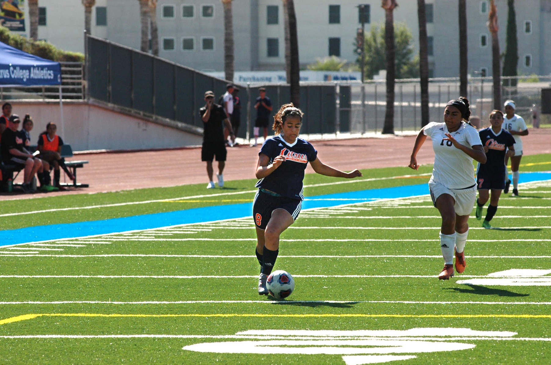 Monica Perez gets out ahead of her defender. Image: Thomas Garcia