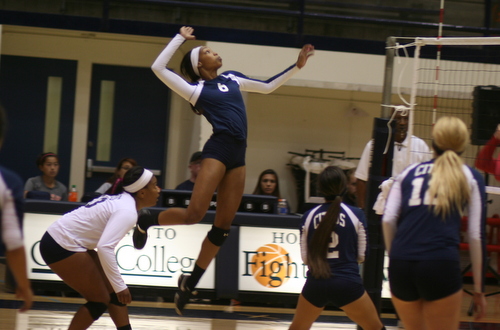 Freshman Danielle Hundley led the Owls with a match high 20 kills in their upset of #11 Bakersfield College. Photo By: Robert Lopez