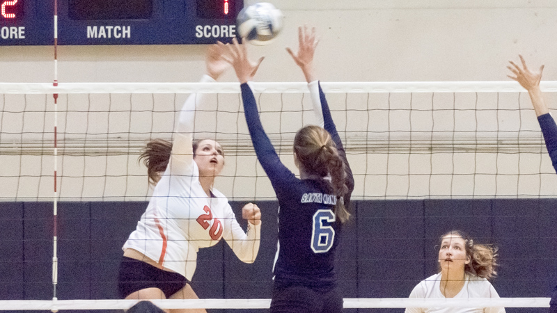 Freshman Amanda Belzl (#20) had eight kills, four aces, and four blocks in Citrus' sweep of Glendale. Photo By: Ricky Lin.