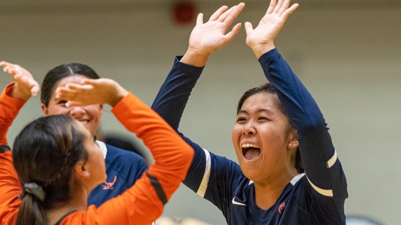 Sabrina Evangelista led the Owls with 13 kills on a .417 hitting percentage at AVC. Photo by Jacob Bramley