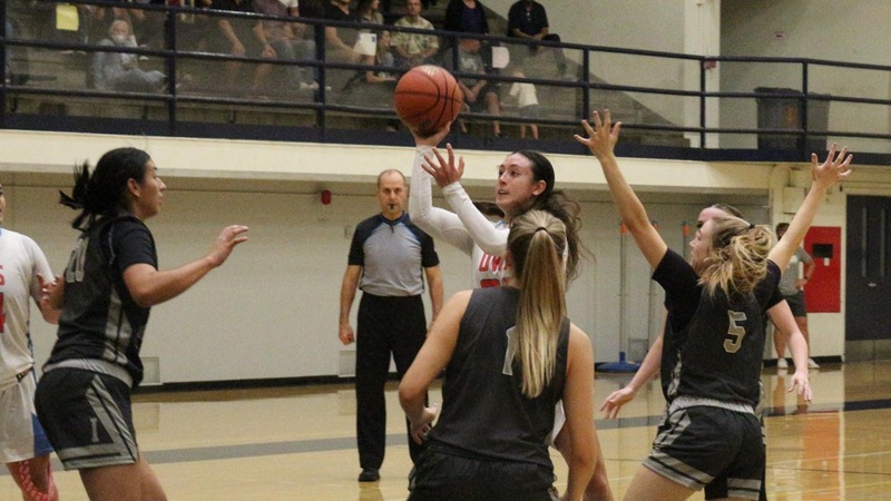 Katherine Goostrey led the Owls with 27 points (10-for-19).