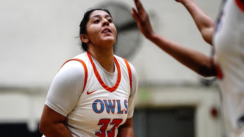 Giselle Garcia-Nunez led the Owls with 18 points on 8-of-9 shooting. Photo by Steve Solis