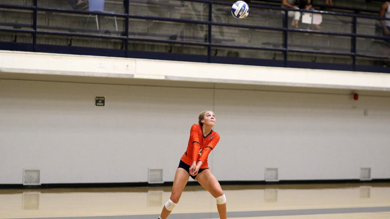 Delaney Tate finished with 14 kills and 19 digs in Citrus' loss to Santa Monica. Photo by Mike Galvez.